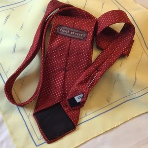 VTG Fleet Street All Silk Red Cream Petite Dots Tie